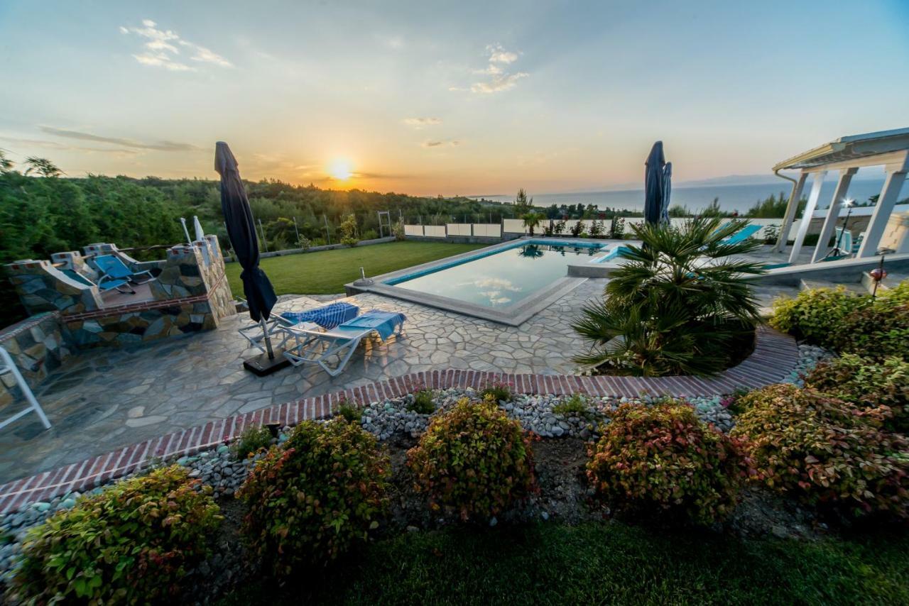 Villa Alina Hanioti Buitenkant foto